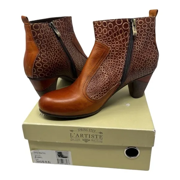 Spring Step L'Artiste Size 39 8.5 Dramatic Leather Ankle Boots Camel Floral