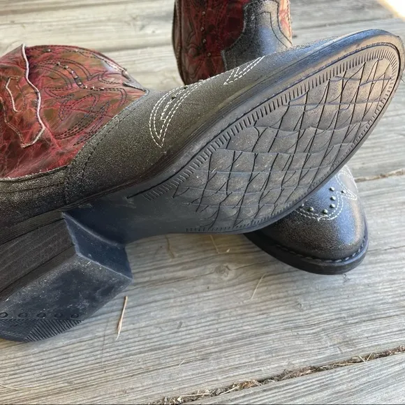 Sterling River gray and red booties