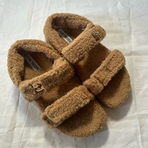 Steve Madden Mona Sandals Camel Brown Soft Faux Fur