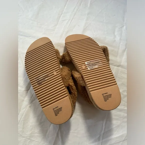 Steve Madden Mona Sandals Camel Brown Soft Faux Fur