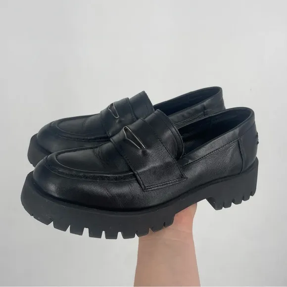 Steven Madden 9.5 Lawrence Black Leather Chunky Lug Sole Loafers Platform Office