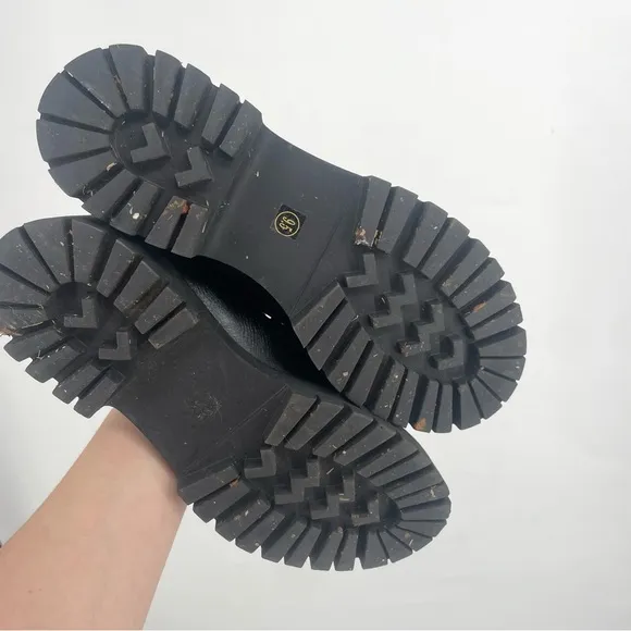 Steven Madden 9.5 Lawrence Black Leather Chunky Lug Sole Loafers Platform Office