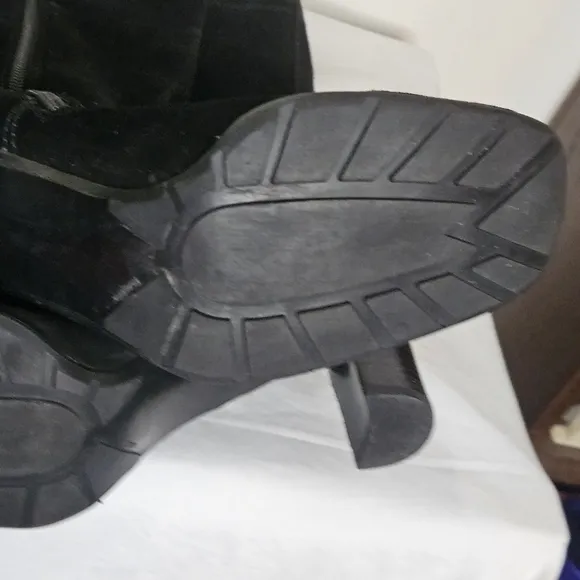 Stuart Weitzman calf boots black suede