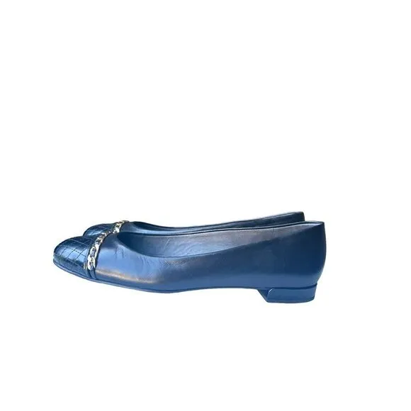 Stuart Weitzman Legacy Gold Chain Quilt Cap Toe Leather Flats Size 7.5