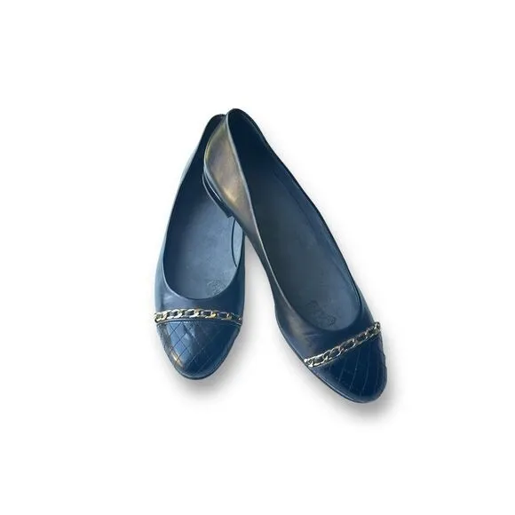Stuart Weitzman Legacy Gold Chain Quilt Cap Toe Leather Flats Size 7.5