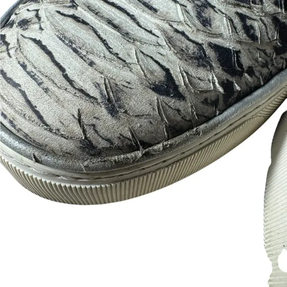 Stuart Weitzman Nuggets Slip-On Sneaker Women Size 7.5