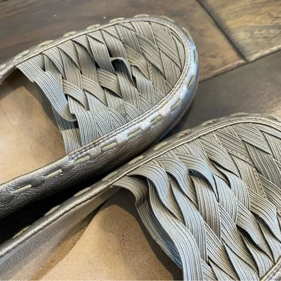 Stuart Weitzman Silver Leather Round Toe Loafers - Size 6.5 - GUC