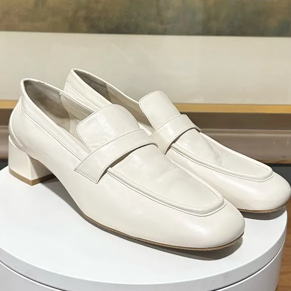 🌹STUART WEITZMAN🌹 Sleek Leather Square-Toe Loafers Size: 10B