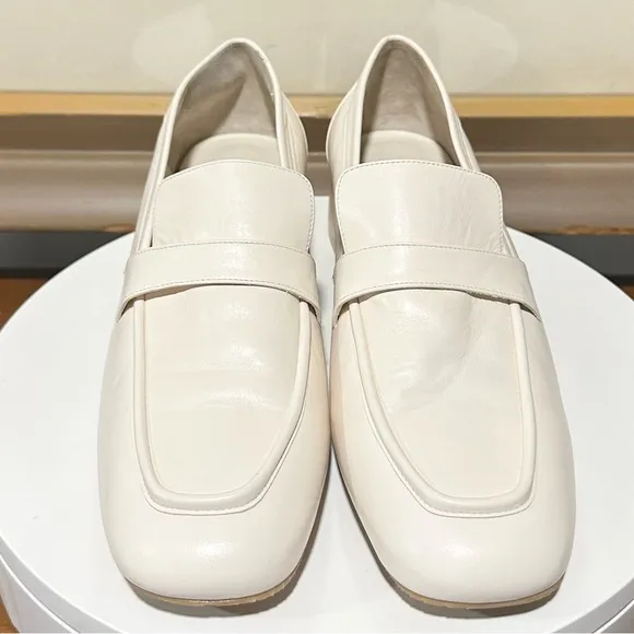 🌹STUART WEITZMAN🌹 Sleek Leather Square-Toe Loafers Size: 10B