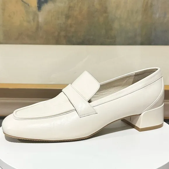 🌹STUART WEITZMAN🌹 Sleek Leather Square-Toe Loafers Size: 10B