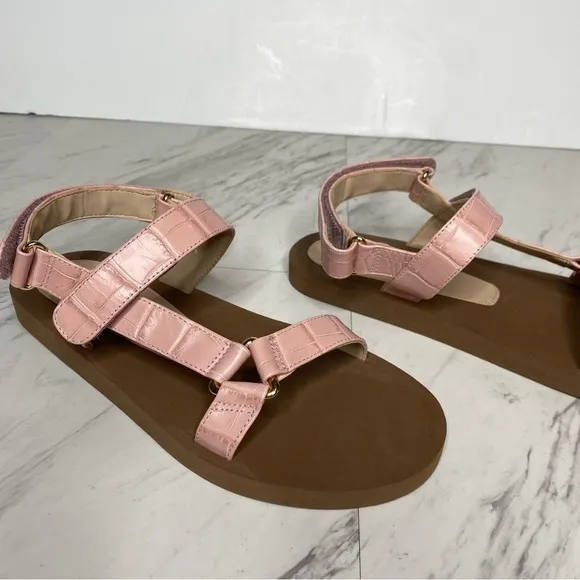 Stuart Weitzman Vail Pink Crocodile Sport Sandal 8B