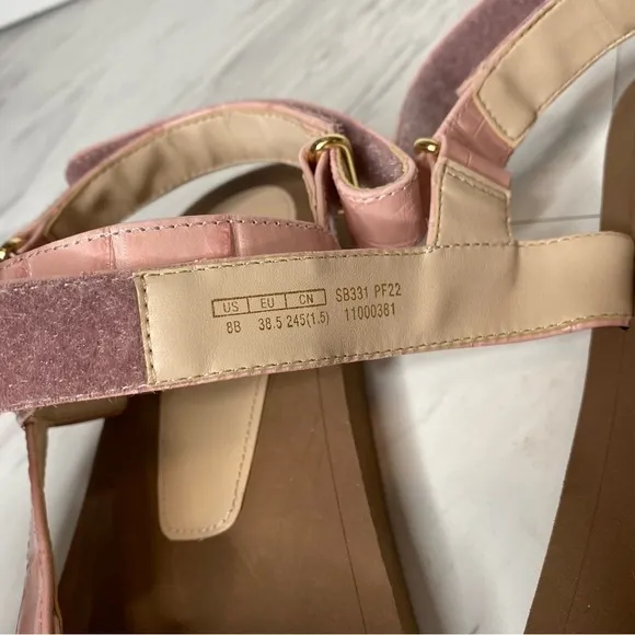 Stuart Weitzman Vail Pink Crocodile Sport Sandal 8B