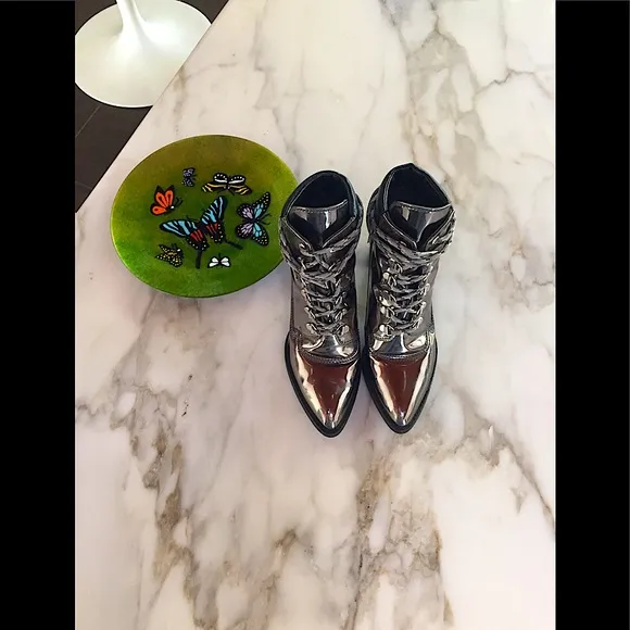 Stuart Weitzman X Gigi Hadid Boots!!!