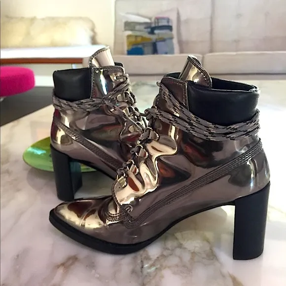 Stuart Weitzman X Gigi Hadid Boots!!!
