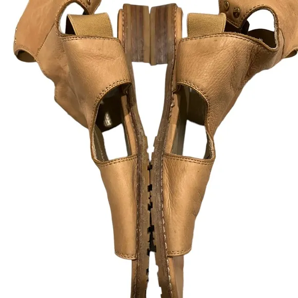 Stuart Weizman Back View Leather Gladiator Sandal, Sz 5.5