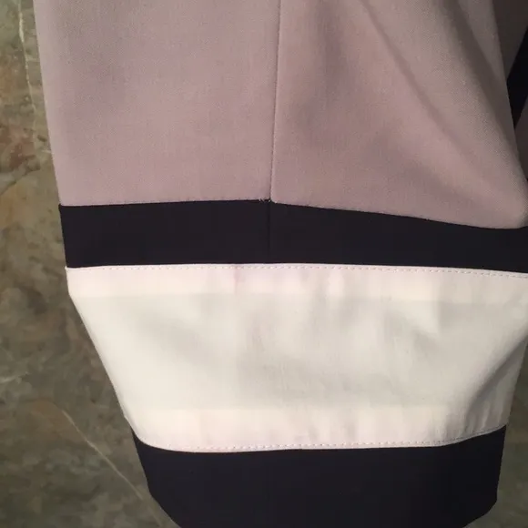 Stunning 🌹black white and taupe lined skirt