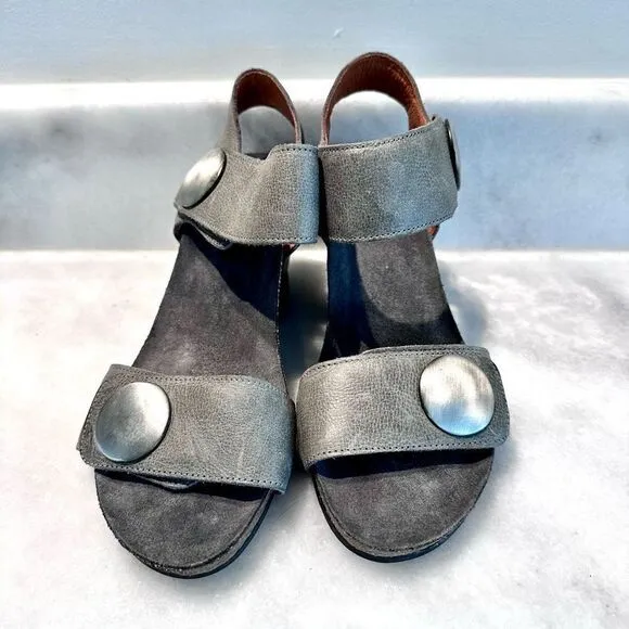 Taos Carousel 3209 Gray Leather Wedge Sandals Ankle Strap Size EU 36 / 6-6.5 US