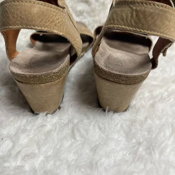 Taos Carousel leather distressed strap sandals Velcro closure antique brassSZ7.5