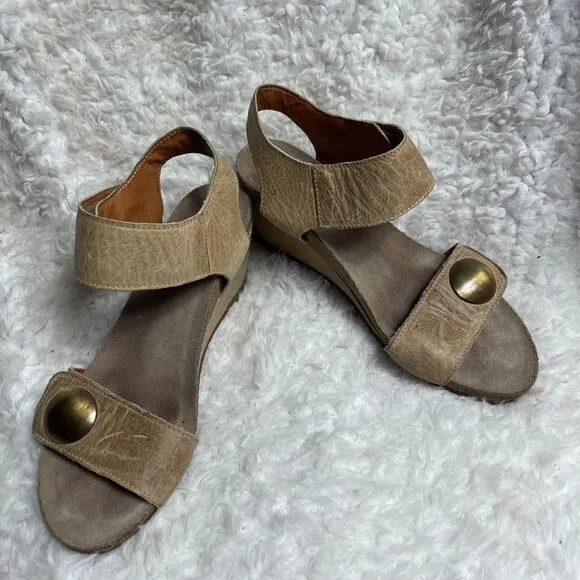 Taos Carousel leather distressed strap sandals Velcro closure antique brassSZ7.5