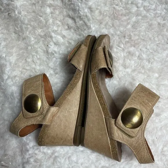 Taos Carousel leather distressed strap sandals Velcro closure antique brassSZ7.5