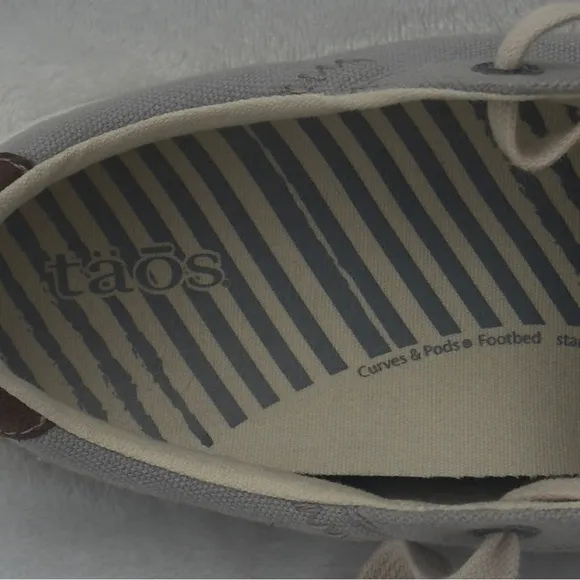 Taos Footwear Women's Star Burst Sneakers Size 9.5