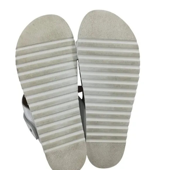 Taos Lola White Leather Toe Loop Sandals Size EU 37 US 6.-6.5 Thong Hook &amp; Loop