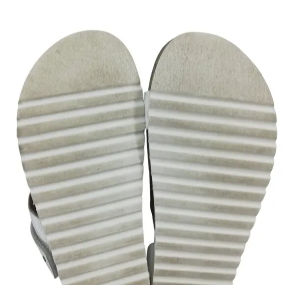 Taos Lola White Leather Toe Loop Sandals Size EU 37 US 6.-6.5 Thong Hook &amp; Loop