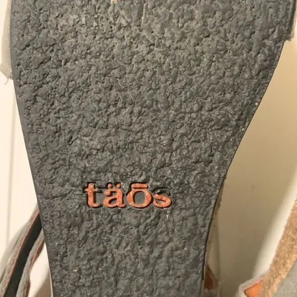 TAOS, wedge sandals, size 8. (41). Slightly used
