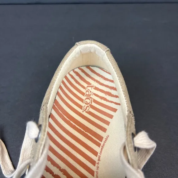 Taos Womens Star Sneakers Shoes Khaki STA-12844 Canvas Low Top Lace Up Size 8