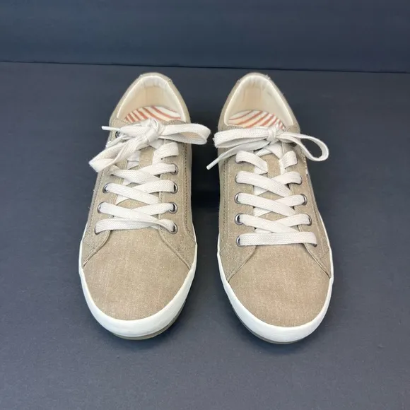 Taos Womens Star Sneakers Shoes Khaki STA-12844 Canvas Low Top Lace Up Size 8