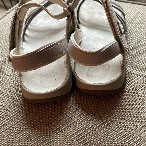 TEVA Elzada Sandals taupe multi size 9