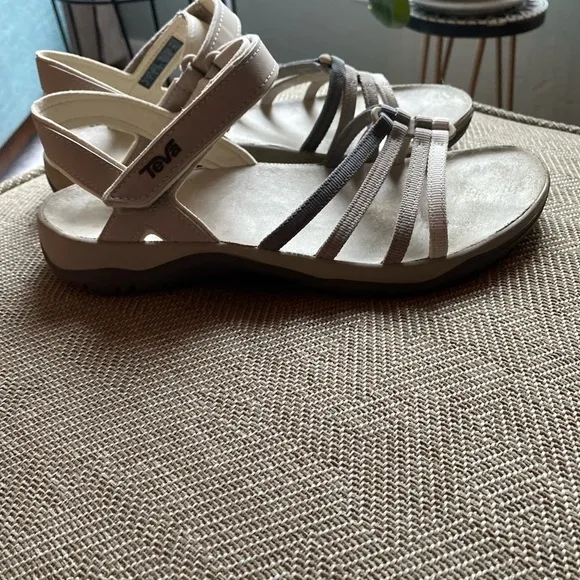 TEVA Elzada Sandals taupe multi size 9
