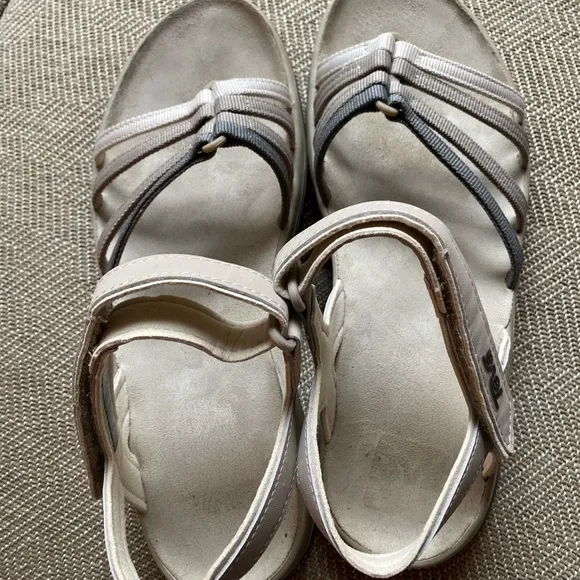 TEVA Elzada Sandals taupe multi size 9