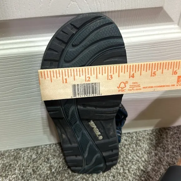 Teva Hurricane sandals black and blue size 5 / 35 s/n 6294 water shoes hiking