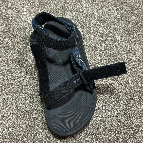 Teva Hurricane sandals black and blue size 5 / 35 s/n 6294 water shoes hiking