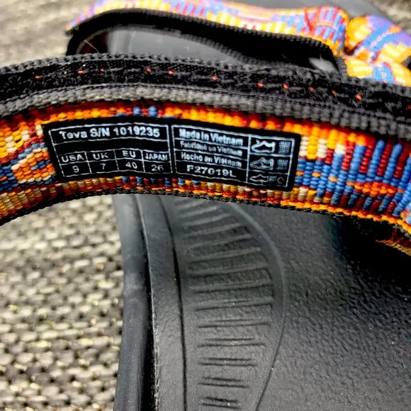 Teva sandals size 9