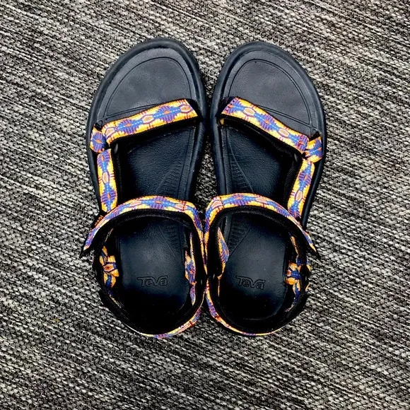 Teva sandals size 9