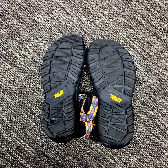 Teva sandals size 9