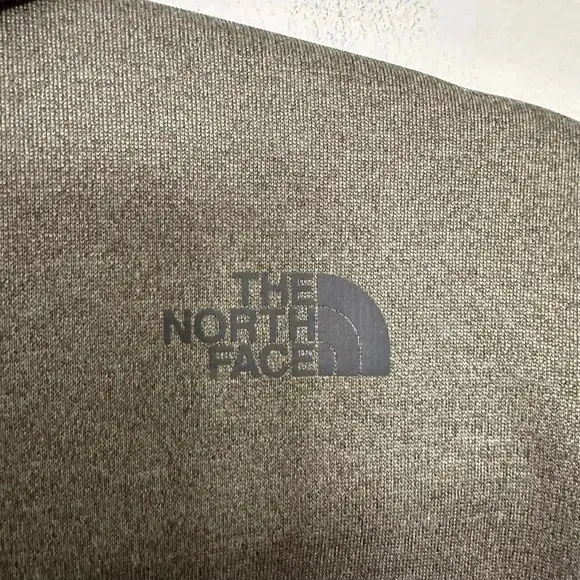 The North Face women’s oversized cowl neck Canyon Flats Stretch Poncho. Size XS