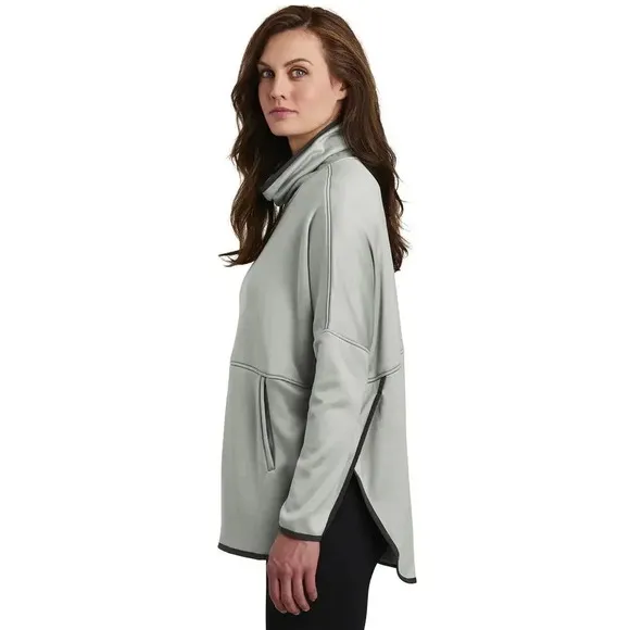 The North Face women’s oversized cowl neck Canyon Flats Stretch Poncho. Size XS
