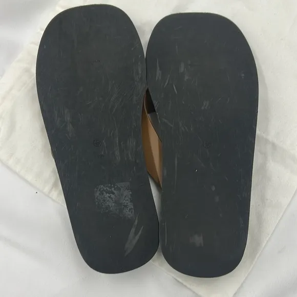 The Row Ginza Leather Thong Sandals - Caramel - Size 10.5