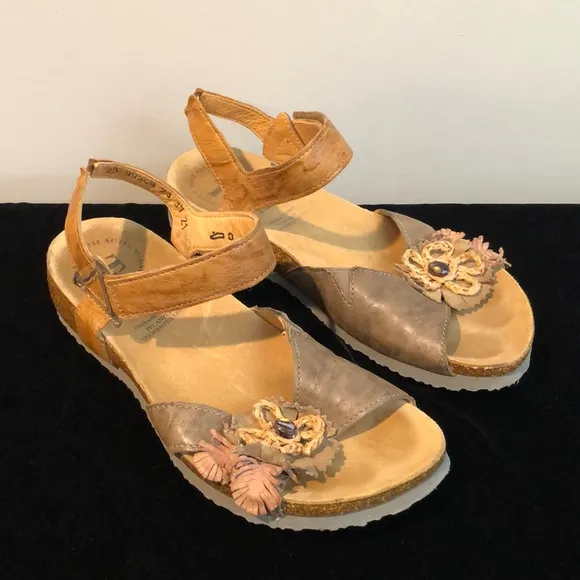 Think! Boho Artsy Leather Straw Flower Sandals Size 37 US 6