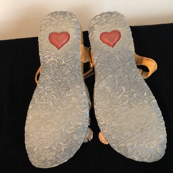 Think! Boho Artsy Leather Straw Flower Sandals Size 37 US 6