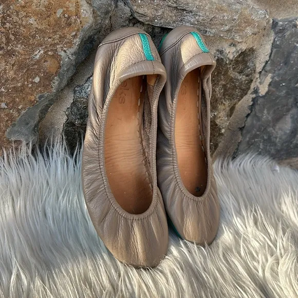 Tieks Soft Leather Ballet Flats in Taupe Tan Size 7