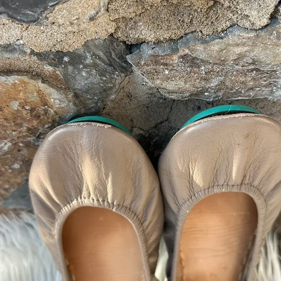 Tieks Soft Leather Ballet Flats in Taupe Tan Size 7
