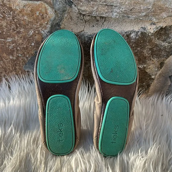 Tieks Soft Leather Ballet Flats in Taupe Tan Size 7