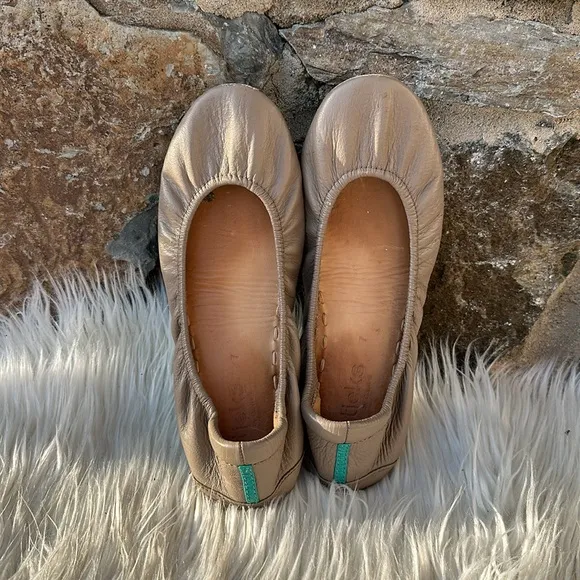 Tieks Soft Leather Ballet Flats in Taupe Tan Size 7