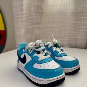 Toddler Nike Air Force 1 LV8 baby blue