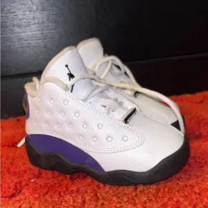 Toddler Retro 13 white/black-court purple size 6c