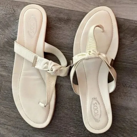 Tod’s Leather Slip On Sandals Womens 8.5 / 39 White Knot Bow Patent Detail ITALY